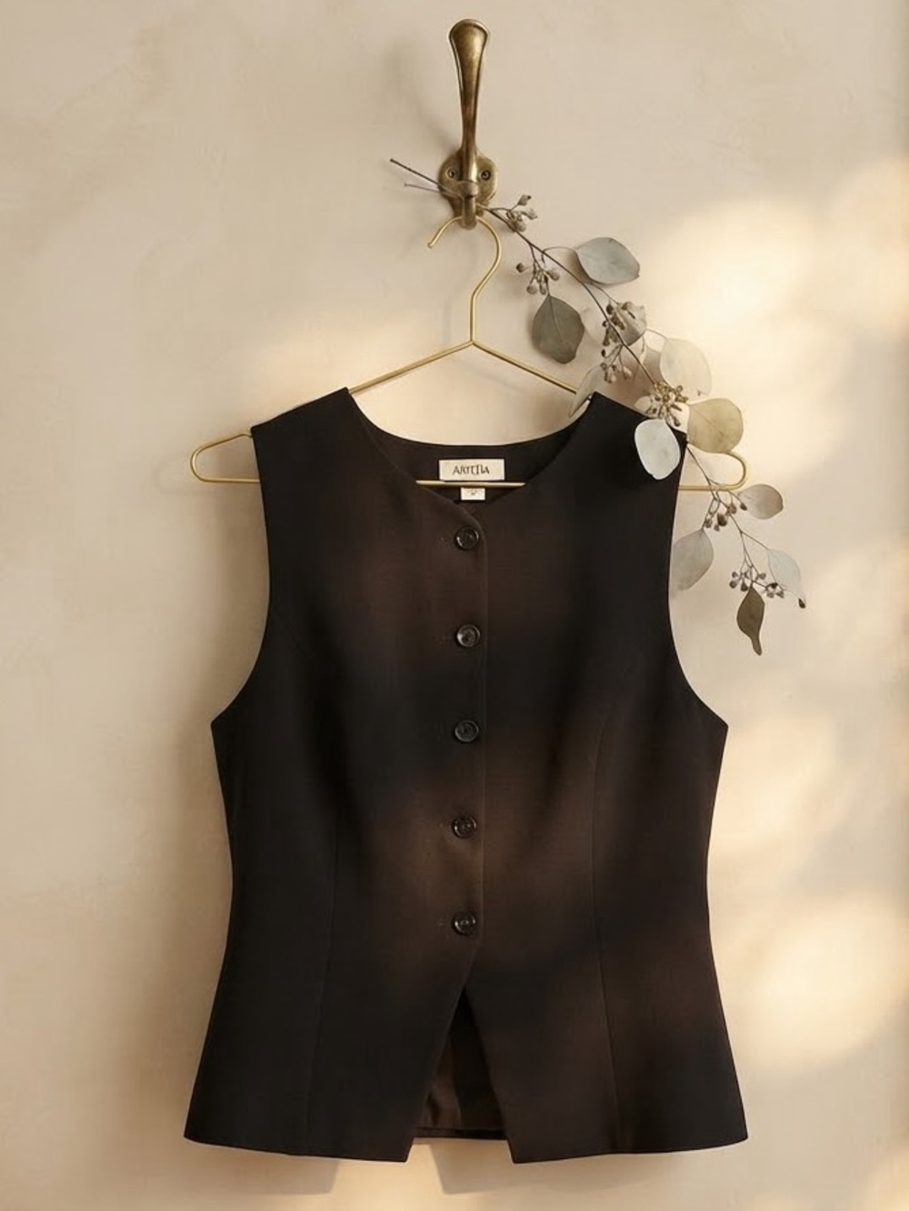 Aritzia Black Regal Sleeveless Button-Front Crepette Vest